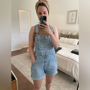 Vintage Roam Short Overalls - size Small - made in the USA - light denim wash
